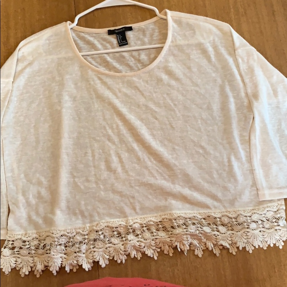 White quarter sleeve top